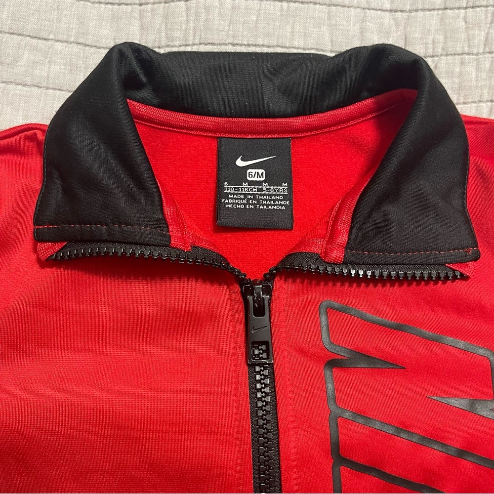 Nike Boy's Red & Black Tracksuit Jacket Size 6 - Picture 2 of 6